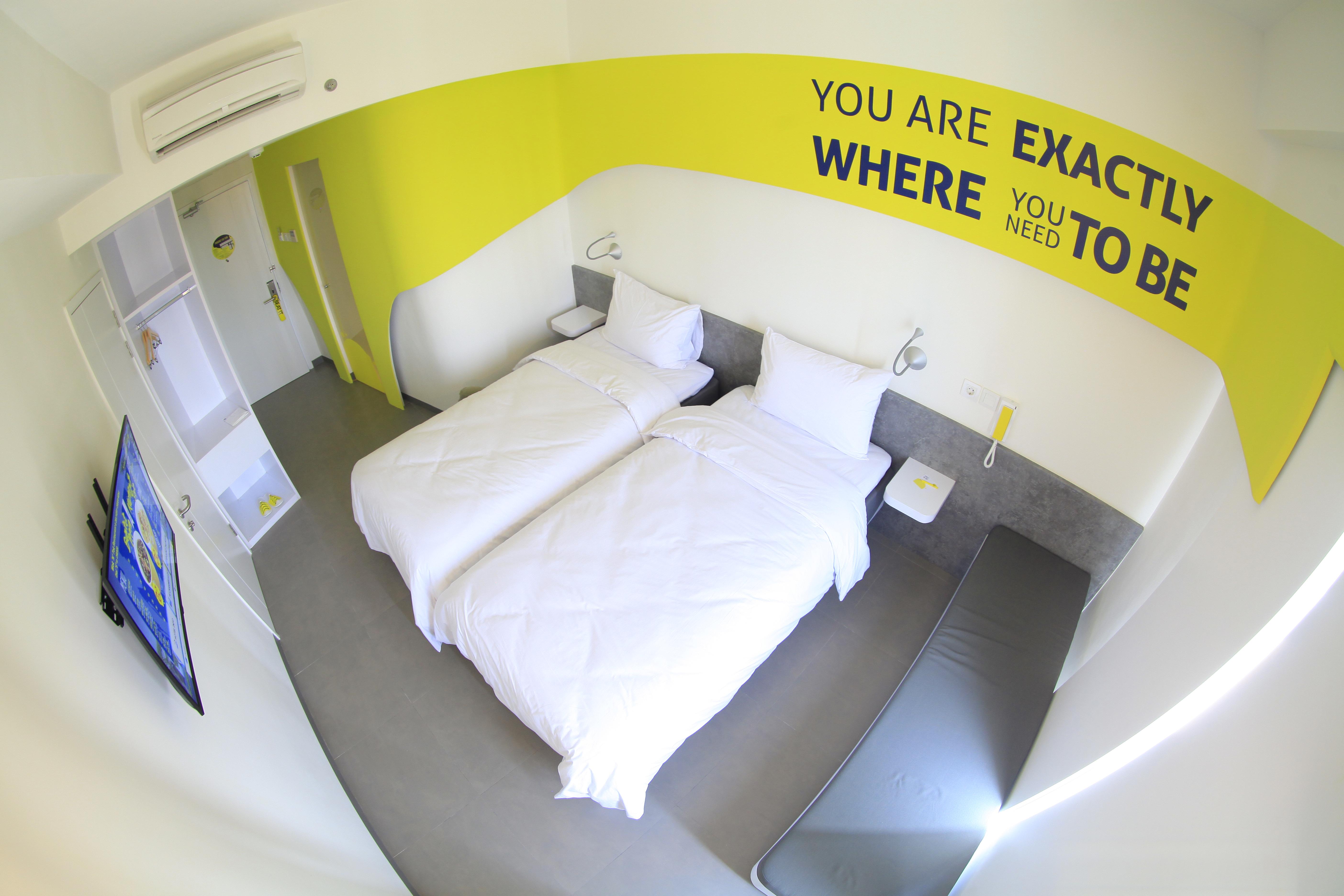 Yello Hotel Jemursari Surabaya Eksteriør billede