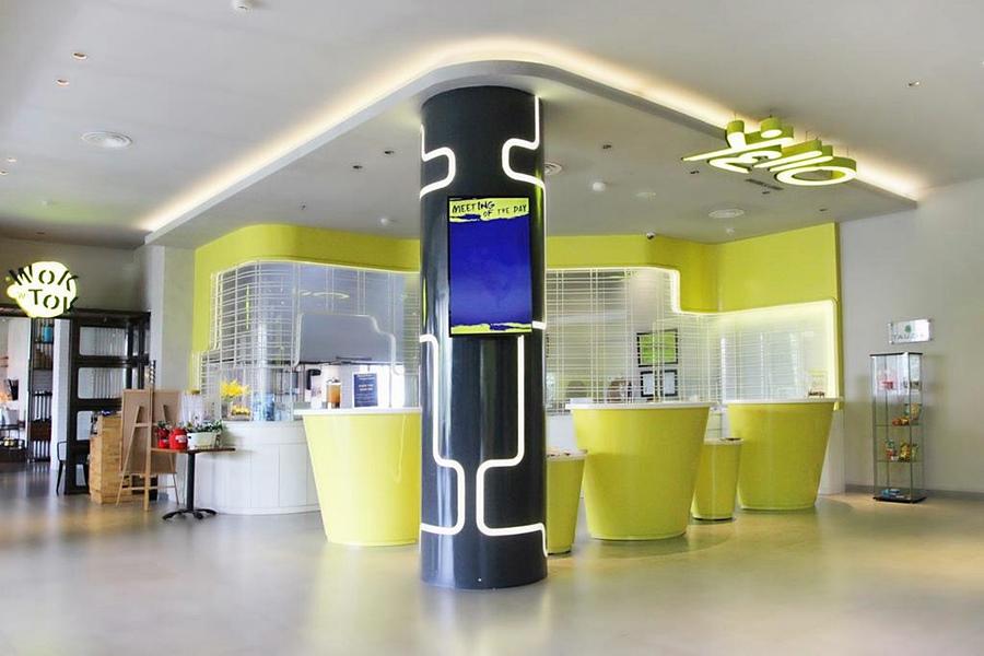 Yello Hotel Jemursari Surabaya Eksteriør billede