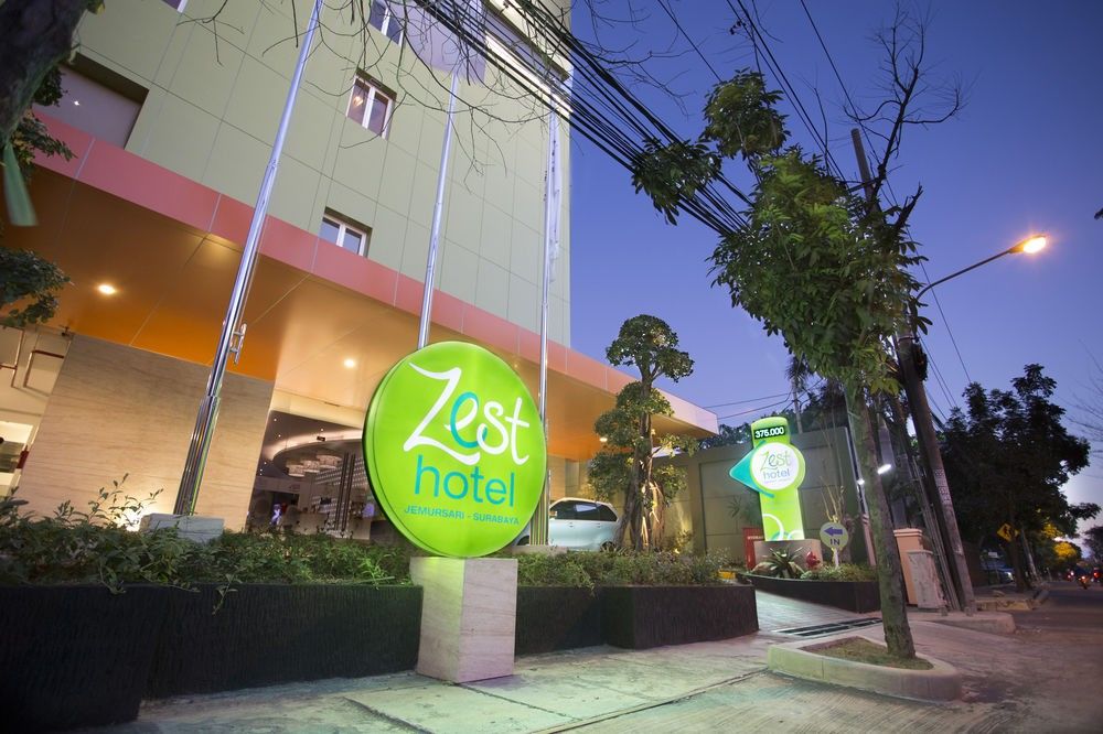 Yello Hotel Jemursari Surabaya Eksteriør billede